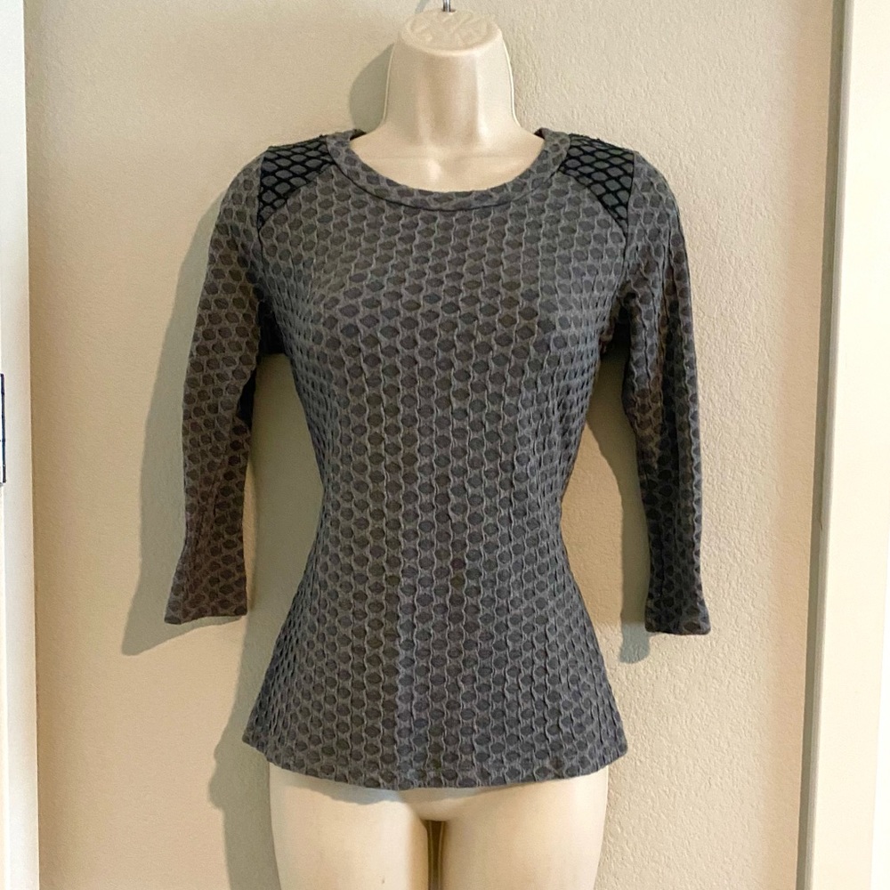 Like New Maria Gabrielle Lightweight Sweater/Top - image 1
